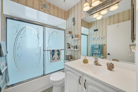 Villa ou maison à vendre à Bradenton, Floride: 2 chambres, 137.22 m2 № 1900291 - photo 22