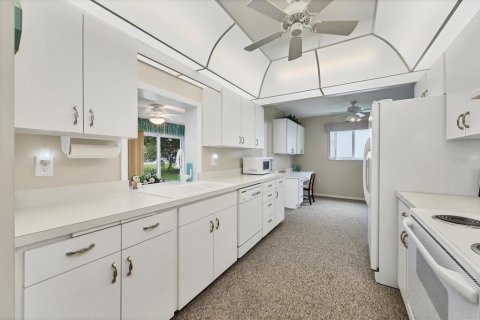 Villa ou maison à vendre à Bradenton, Floride: 2 chambres, 137.22 m2 № 1900291 - photo 9