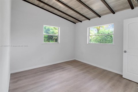 Villa ou maison à vendre à Fort Lauderdale, Floride: 3 chambres, 91.42 m2 № 1947996 - photo 11