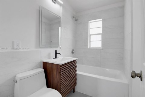 Villa ou maison à vendre à Fort Lauderdale, Floride: 3 chambres, 91.42 m2 № 1947996 - photo 12