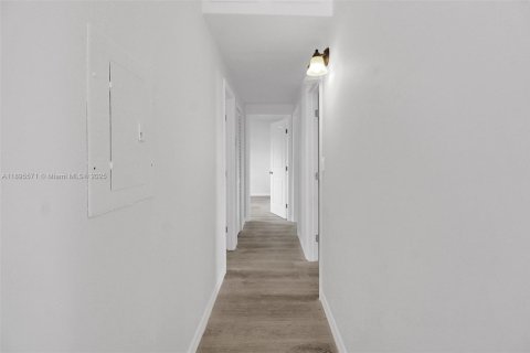 Villa ou maison à vendre à Fort Lauderdale, Floride: 3 chambres, 91.42 m2 № 1947996 - photo 13