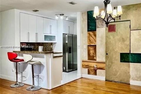 House in North Miami, Florida 2 bedrooms, 123.56 sq.m. № 1944954 - photo 4