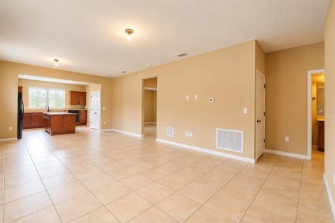 Casa en venta en Davenport, Florida, 2 dormitorios, 136.01 m2 № 2411660 - foto 4