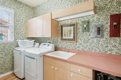 House in North Port, Florida 3 bedrooms, 181.62 sq.m. № 1537666 - photo 27