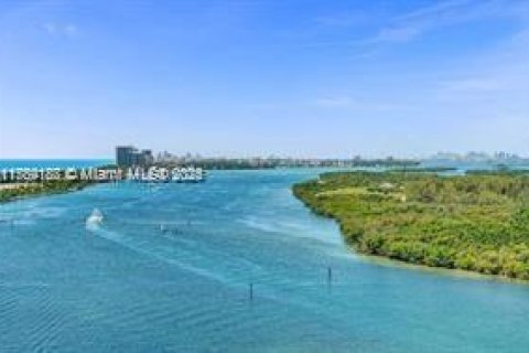 Condo in Sunny Isles Beach, Florida, 2 bedrooms  № 1863387 - photo 26
