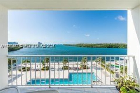 Copropriété à vendre à Sunny Isles Beach, Floride: 2 chambres, 113.34 m2 № 1863387 - photo 1