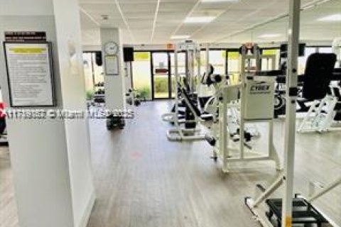 Condo in Sunny Isles Beach, Florida, 2 bedrooms  № 1863387 - photo 21