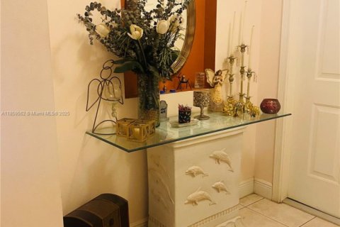 House in Miami Lakes, Florida 4 bedrooms, 190.26 sq.m. № 1960674 - photo 10