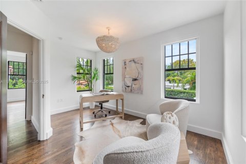 House in Miami, Florida 4 bedrooms, 248.23 sq.m. № 1994052 - photo 27