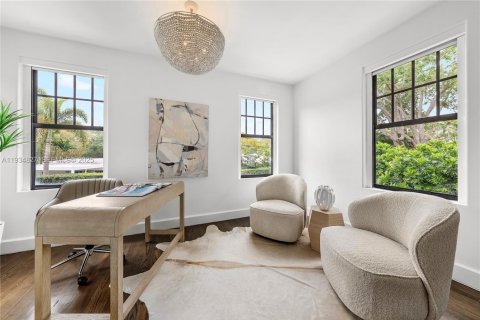 House in Miami, Florida 4 bedrooms, 248.23 sq.m. № 1994052 - photo 28