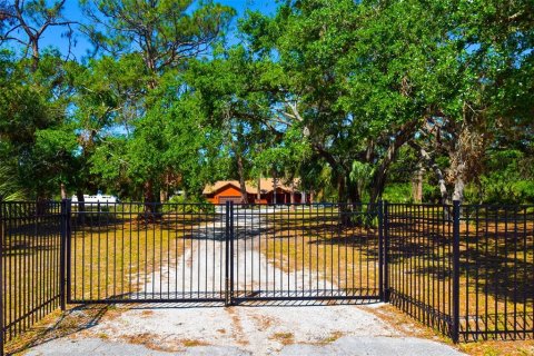 House in Bradenton, Florida 3 bedrooms, 187.76 sq.m. № 1723087 - photo 2