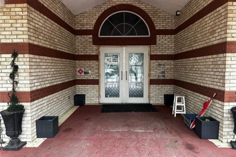 Propiedad comercial en alquiler en Lake Mary, Florida, 861.48 m2 № 1545275 - foto 2