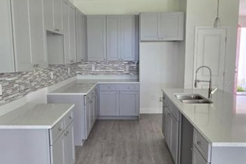 House in Palm Bay, Florida 4 bedrooms, 209.03 sq.m. № 1736850 - photo 15
