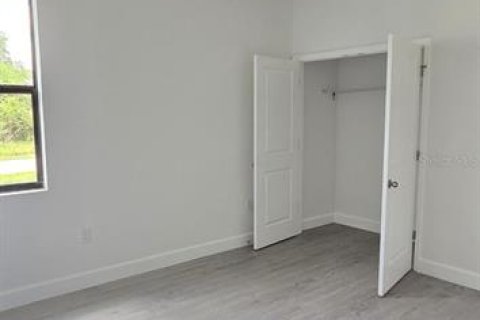 House in Palm Bay, Florida 4 bedrooms, 209.03 sq.m. № 1736850 - photo 13