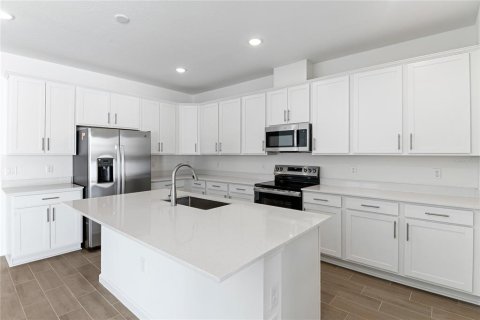 House in Eagle Lake, Florida 4 bedrooms, 192.31 sq.m. № 1308633 - photo 4