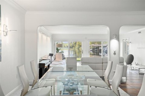 Condo in Orlando, Florida, 2 bedrooms  № 1416680 - photo 11