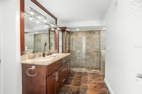 Condo in Orlando, Florida, 2 bedrooms  № 1416680 - photo 14