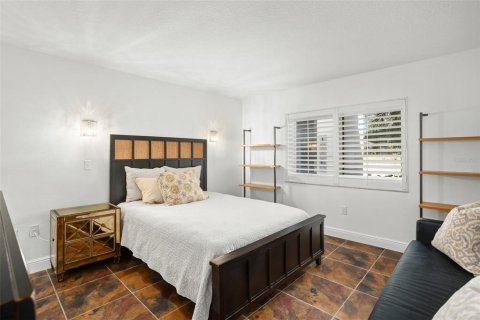 Condo in Orlando, Florida, 2 bedrooms  № 1416680 - photo 16