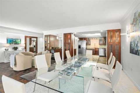 Condo in Orlando, Florida, 2 bedrooms  № 1416680 - photo 9