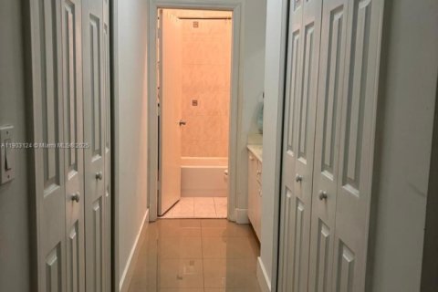 Townhouse in Doral, Florida 3 bedrooms, 117.06 sq.m. № 1955886 - photo 11