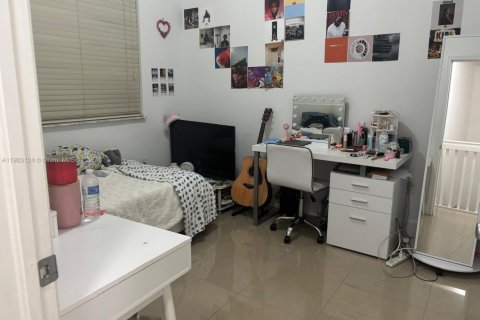 Townhouse in Doral, Florida 3 bedrooms, 117.06 sq.m. № 1955886 - photo 14