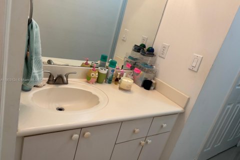 Townhouse in Doral, Florida 3 bedrooms, 117.06 sq.m. № 1955886 - photo 17