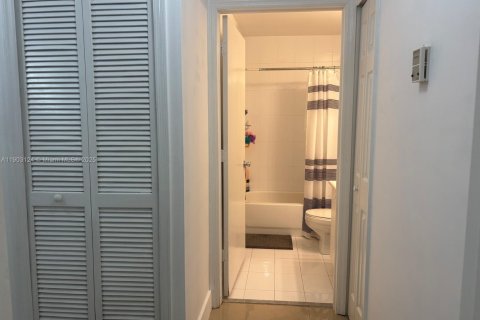 Townhouse in Doral, Florida 3 bedrooms, 117.06 sq.m. № 1955886 - photo 12