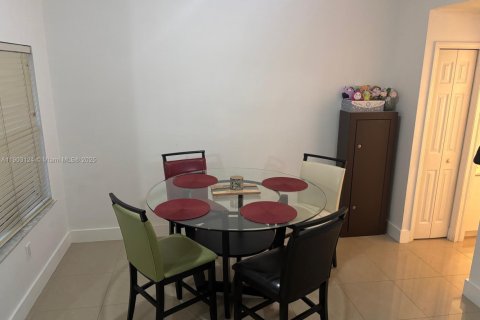 Townhouse in Doral, Florida 3 bedrooms, 117.06 sq.m. № 1955886 - photo 6