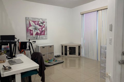 Townhouse in Doral, Florida 3 bedrooms, 117.06 sq.m. № 1955886 - photo 16