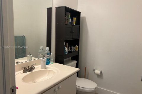 Townhouse in Doral, Florida 3 bedrooms, 117.06 sq.m. № 1955886 - photo 18