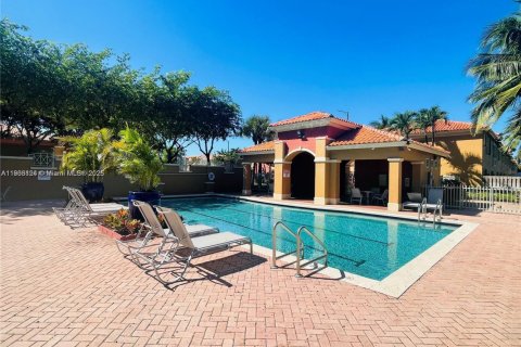 Townhouse in Doral, Florida 3 bedrooms, 117.06 sq.m. № 1955886 - photo 23