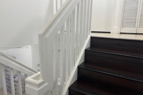 Townhouse in Doral, Florida 3 bedrooms, 117.06 sq.m. № 1955886 - photo 4