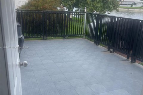 Casa en venta en Tamarac, Florida, 2 dormitorios, 124.67 m2 № 1811885 - foto 10