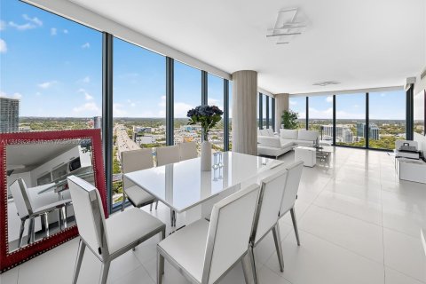 Condo in Miami, Florida, 2 bedrooms  № 1854888 - photo 7