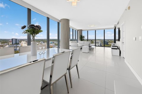 Condo in Miami, Florida, 2 bedrooms  № 1854888 - photo 9