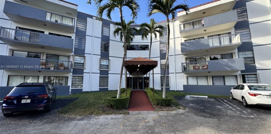 Condo in Miami, Florida, 2 bedrooms  № 1963279