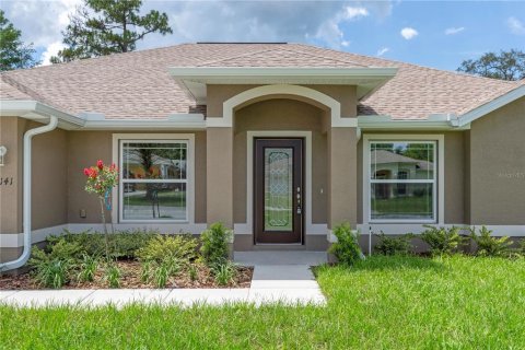 Villa ou maison à vendre à Weeki Wachee, Floride: 4 chambres, 196.95 m2 № 2324890 - photo 4