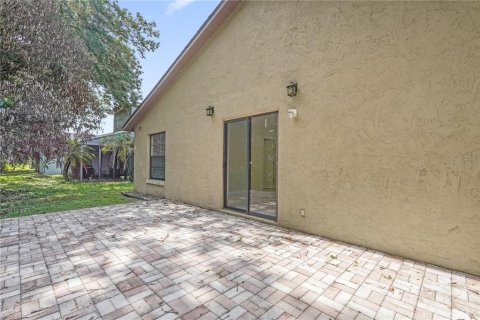 House in Kissimmee, Florida 2 bedrooms, 119.66 sq.m. № 2223737 - photo 14