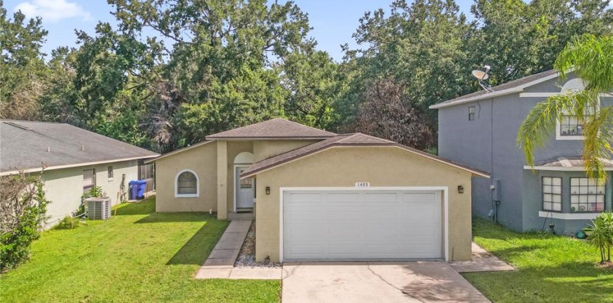 House in Kissimmee, Florida 2 bedrooms, 119.66 sq.m. № 2223737