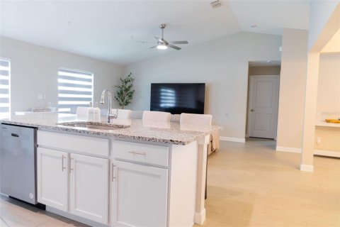 Casa en venta en Kissimmee, Florida, 4 dormitorios, 153.29 m2 № 1901201 - foto 18