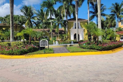 Condo in Miramar, Florida, 2 bedrooms  № 1741913 - photo 4