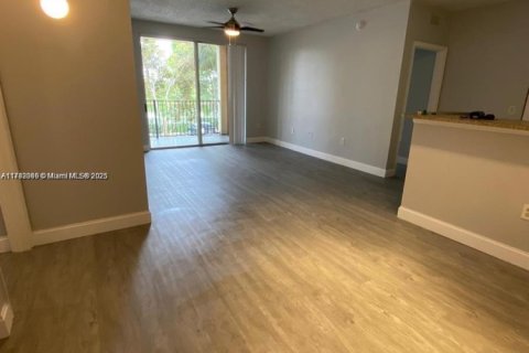 Condo in Miramar, Florida, 2 bedrooms  № 1741913 - photo 15