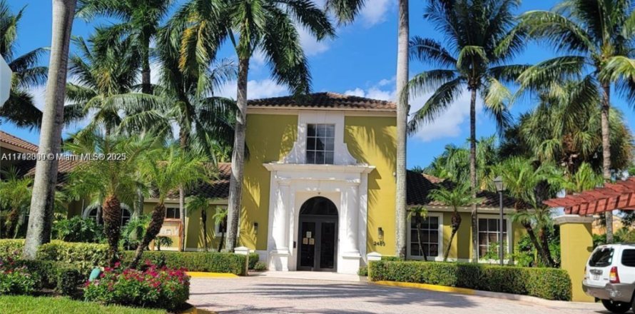 Condo in Miramar, Florida, 2 bedrooms № 1741913