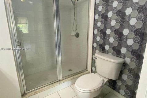 Condo in Miramar, Florida, 2 bedrooms  № 1741913 - photo 24