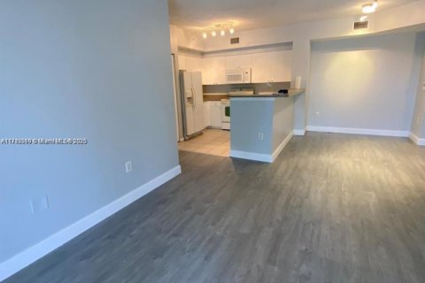 Condo in Miramar, Florida, 2 bedrooms  № 1741913 - photo 10