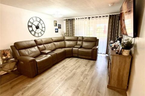 Condo in New Port Richey, Florida, 2 bedrooms  № 1673094 - photo 11