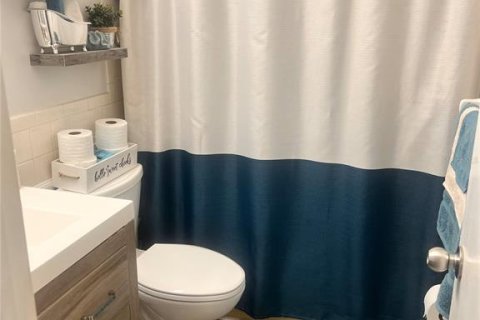 Condo in New Port Richey, Florida, 2 bedrooms  № 1673094 - photo 6