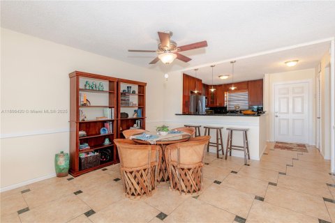 Condominio en venta en Fort Lauderdale, Florida, 2 dormitorios, 134.71 m2 № 1745811 - foto 16