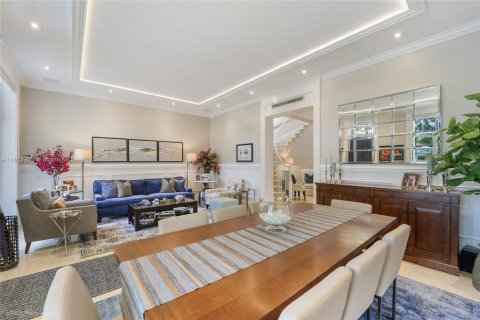 Townhouse in Coral Gables, Florida 4 bedrooms, 323.76 sq.m. № 1784018 - photo 4