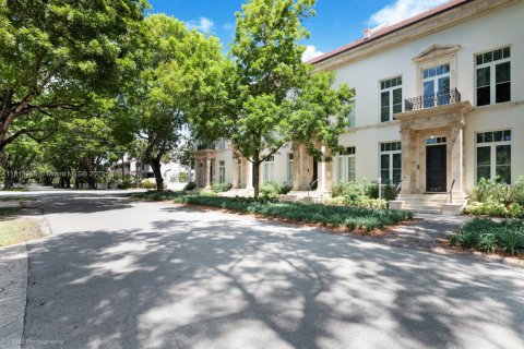 Townhouse in Coral Gables, Florida 4 bedrooms, 323.76 sq.m. № 1784018 - photo 30